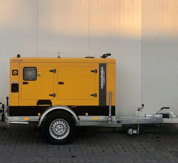 ĢENERATORS DĪZELIS ~20KVA UZ PIEKABES